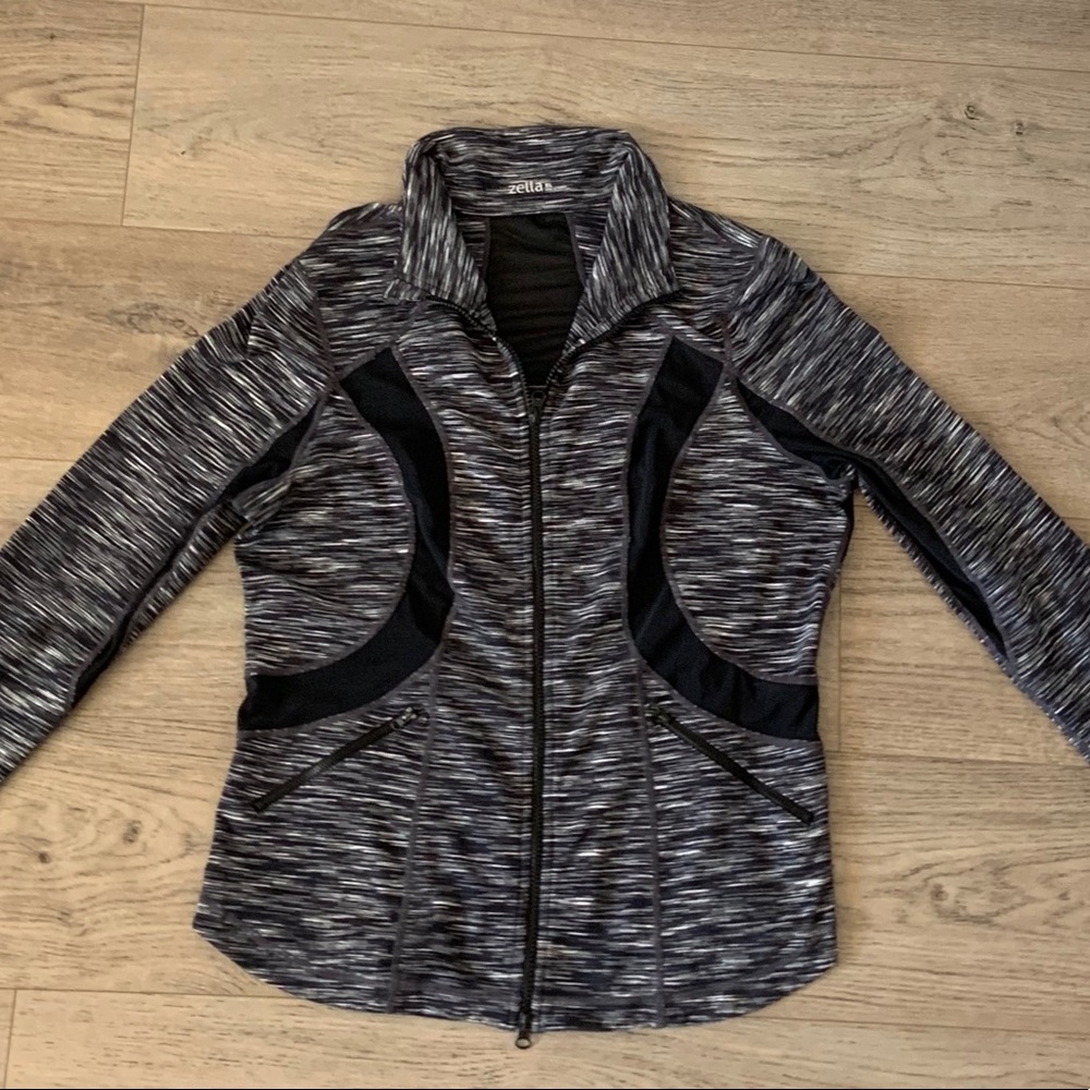 Women’s XL athletic top